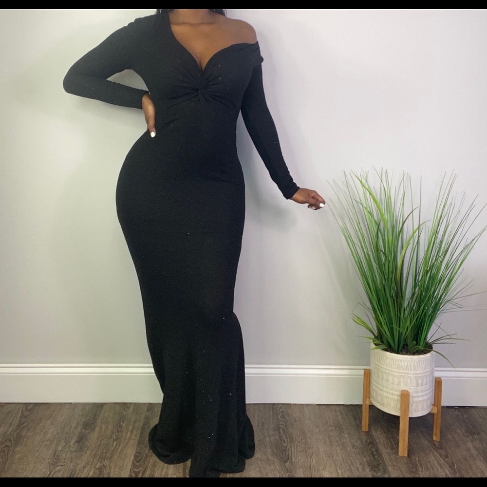 Black backless maxi dress – Worn once